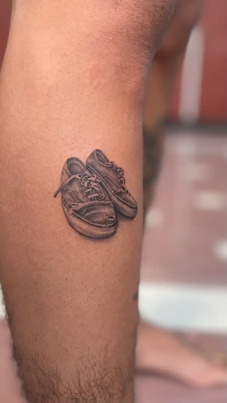 Micro realism leg tattoo